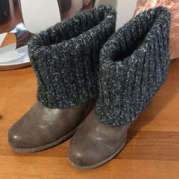 Muk Luks Shoes - Mukluks Boots! Barely worn!! Ships Crazy Fast!